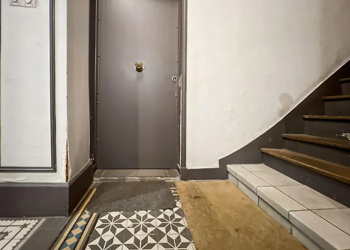 Gare Du Nord & Canal St-martin Apartment